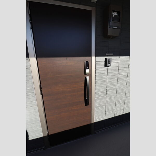 セレスティア白鳥208号室 玄関