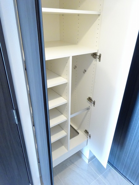 ザ・レジデンス・オブ・トーキョーＪＫ４０301号室 収納