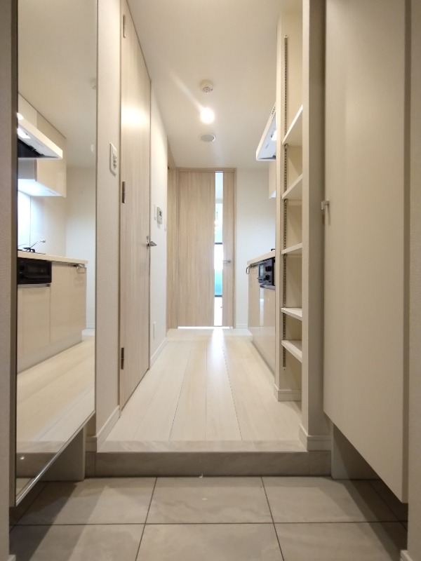 クレイシア上野松が谷 玄関