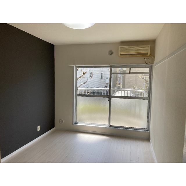 旭が丘カサヴェール102号室 リビング