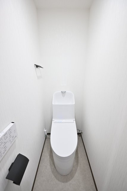 ＧＲＡＮＳＩＴＥ　ＮＡＫＡＭＥＧＵＲＯ4階 トイレ