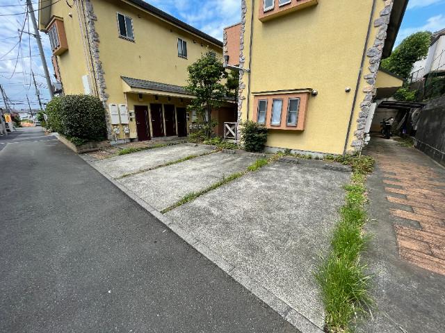 カスティーロ武蔵小金井1階 駐車場