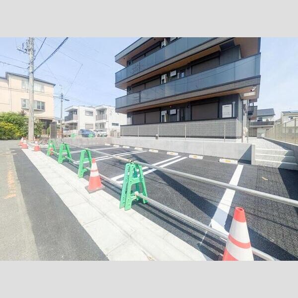 プレジール・ドゥ・ラ・ヴィ 駐車場