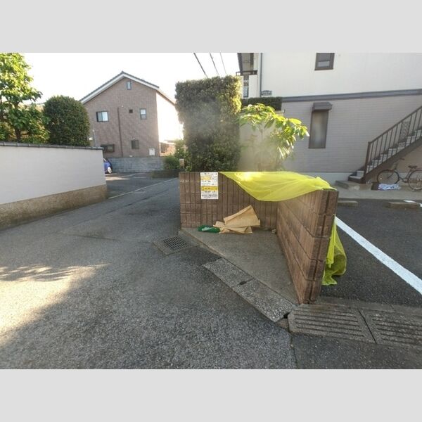 オーパス元気館 ゴミ置き場