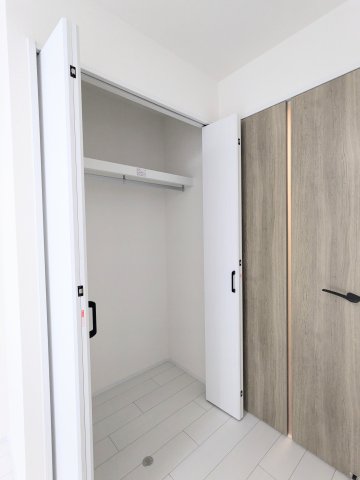 ラグゼフラット東六郷0206号室 収納