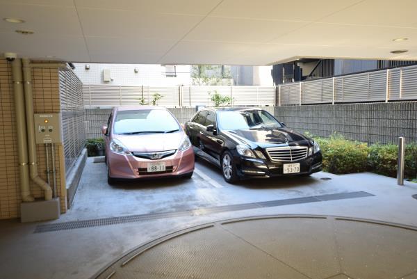 ジオ四谷坂町 駐車場