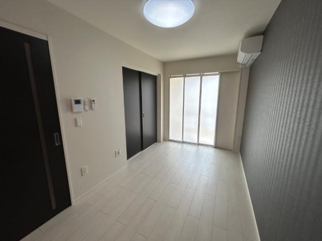 KM Casa新横浜203号室 リビング