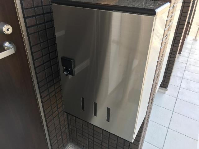 カーロ　オルテンシア　caroortensia102号室 宅配ＢＯＸ（イメージ）