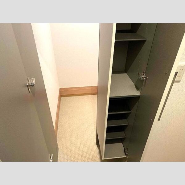 ファミール清澄白河102号室 シューズクローク