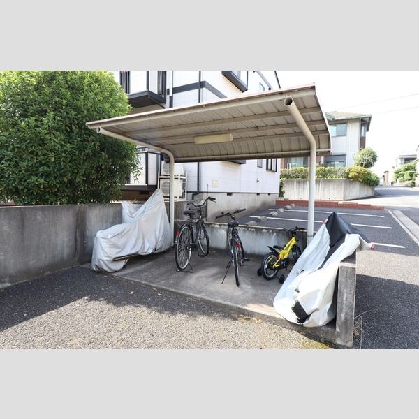 パレアージュ　CDEFG 駐輪場