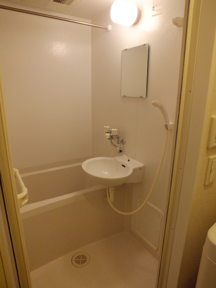 レオパレス若葉 バス・トイレ別