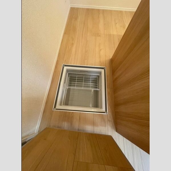 モンターニュⅡ102号室 床下収納