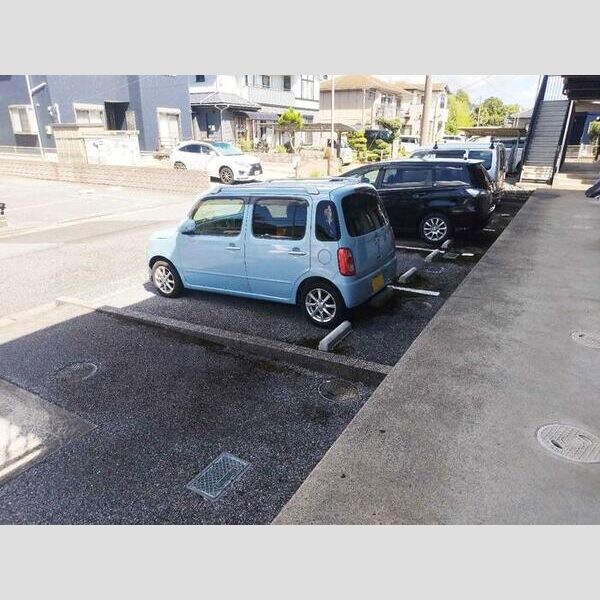 リヴェールキャッスル　C 駐車場