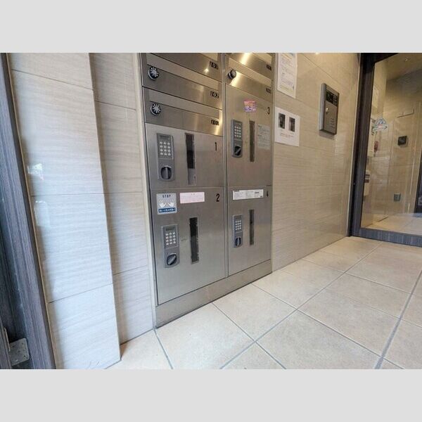 カーサ鈴301号室 宅配ボックス