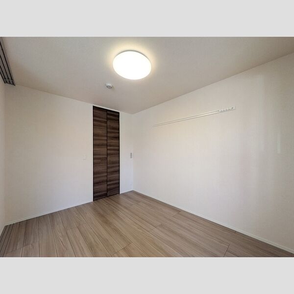 エバープレイス武蔵浦和102号室 洋室