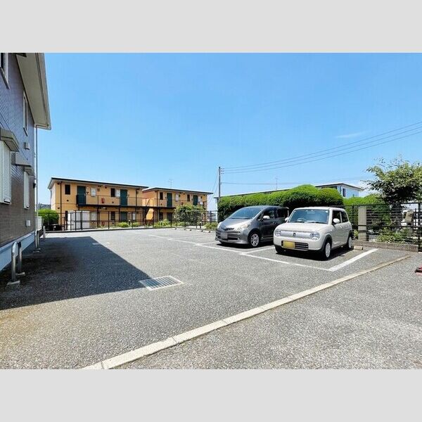 グランコートJA 駐車場