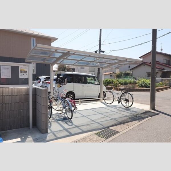ソレアード202号室 駐輪場