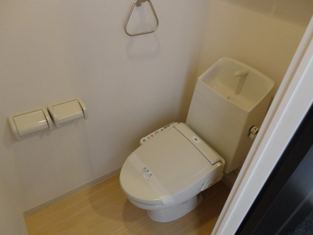 サンフォレスタ１番館 シャワー付トイレ