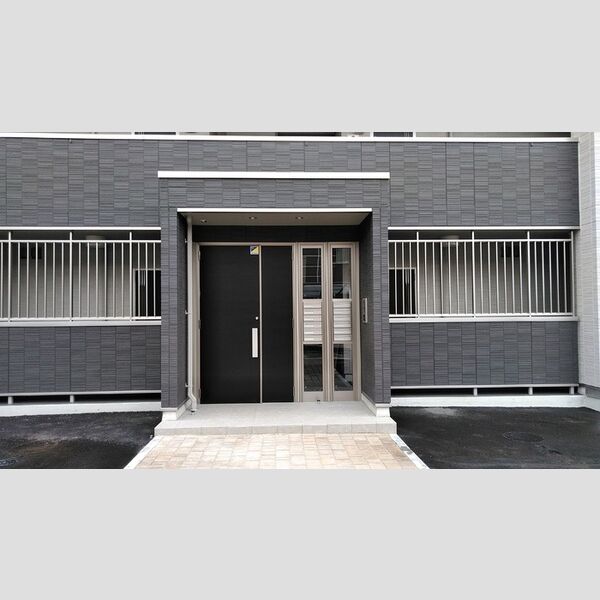 ティルタ　アユ103号室 エントランス