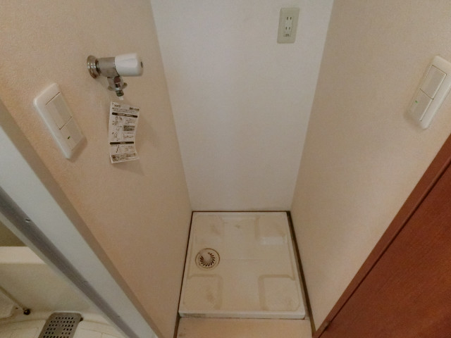 メゾンドムートン3階 （同建物3Ｆ角部屋の写真です）