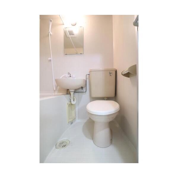 エステートピア金沢文庫203号室 トイレ