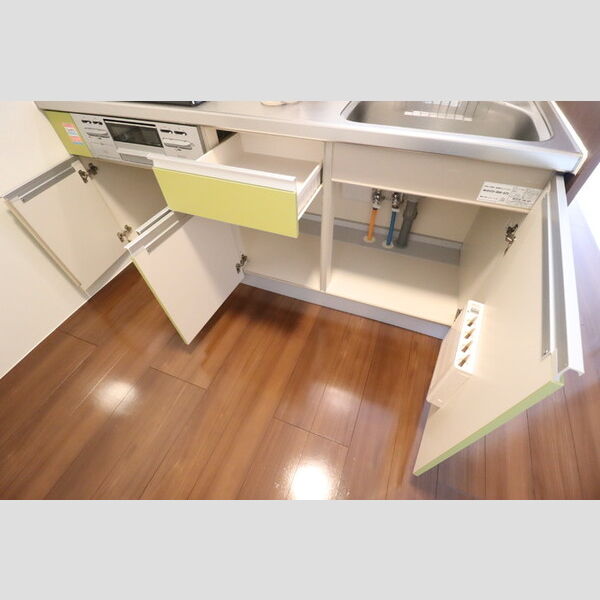 イルミネイト302号室 キッチン　収納