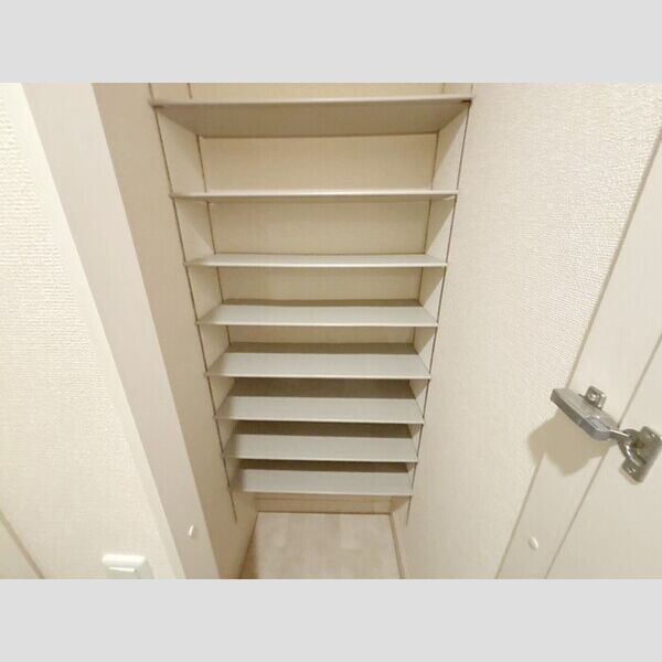 クレール ド ルネ シューズクローク