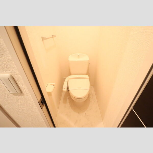 ファースト キャロベリー103号室 温水洗浄便座