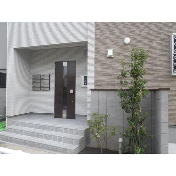 アプリコート202号室 エントランス