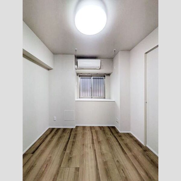 ソレイユ上落合201号室 洋室