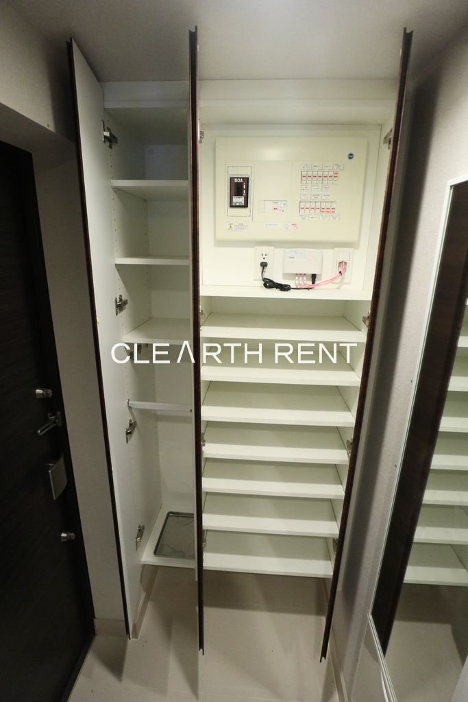 コンシェリア東京 ＴＨＥ ＲＥＳＩＤＥＮＣＥ ☆たっぷり収納できるシューズボックス