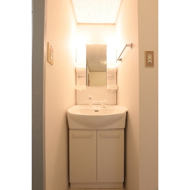 レジデンスM奥津203号室 同建物別部屋の参考画像