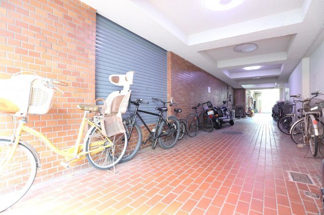 新井ビル エントランス