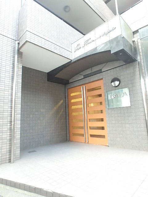 ガーラ駒沢大学 エントランス
