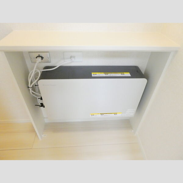 エストリヴィエール東川口302号室 非常用蓄電池