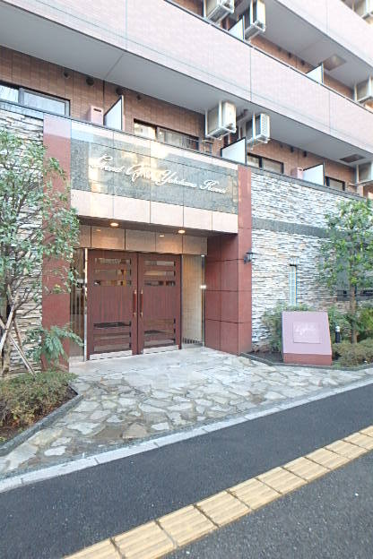 グランド・ガーラ横浜関内5階 大規模修繕終了後のエントランス