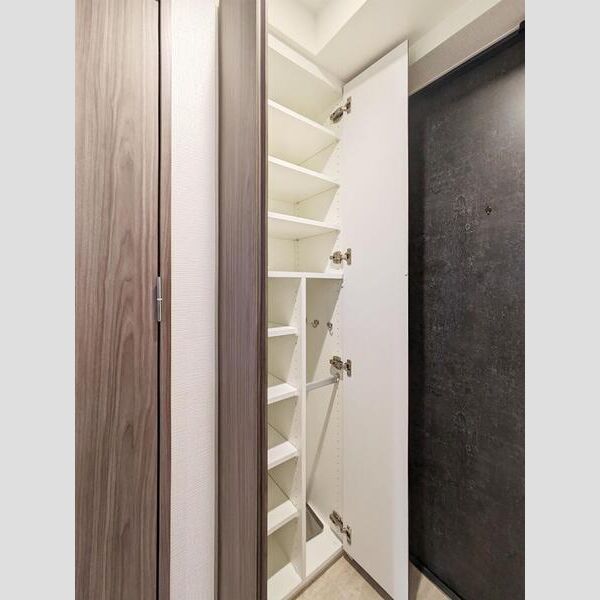 S-RESIDENCE横濱吉野町burgeon405号室 リビング