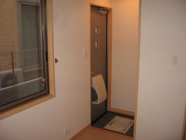 ミノルハウス西八王子1階 玄関