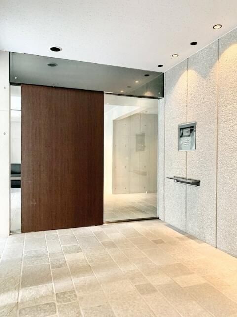 ＺＯＯＭ横浜 エントランス