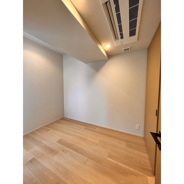 ザ・パークハウス千代田六番町807号室 洋室6.8帖　2025年9月撮影