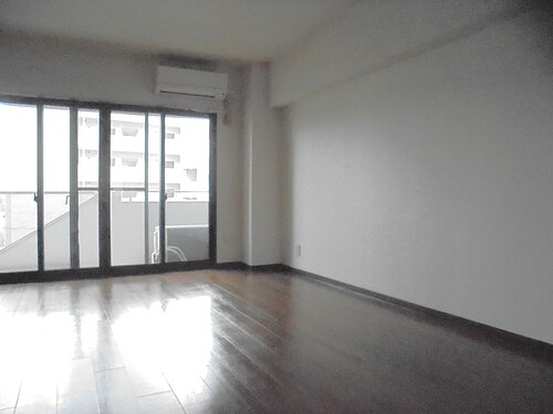 ライオンズステーションプラザ二俣川 リビングダイニング