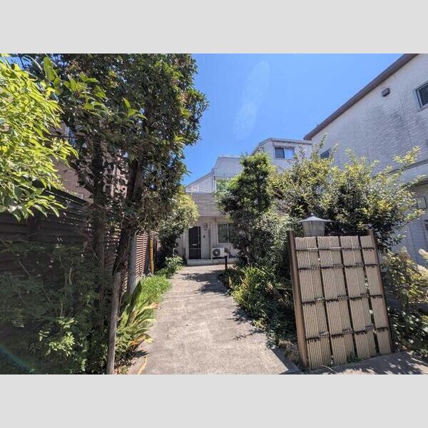 ヴィラ山王Ⅱ22号室 エントランス