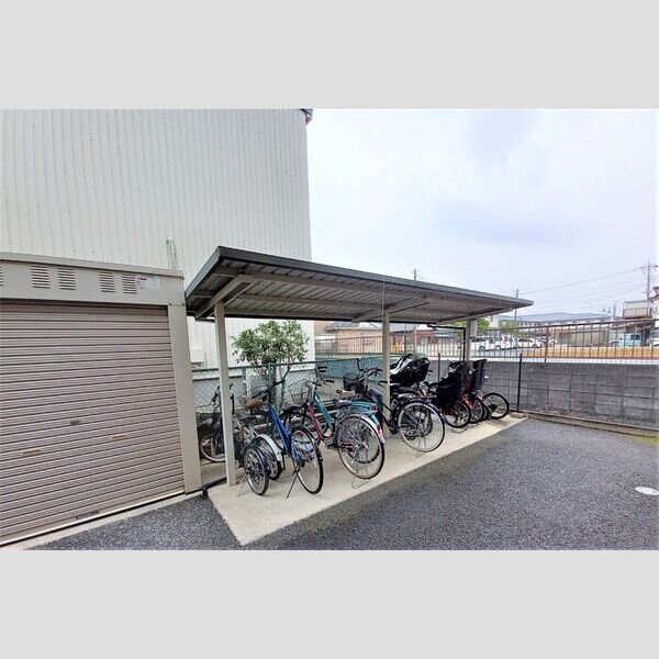 ヴェルドミール 駐輪場