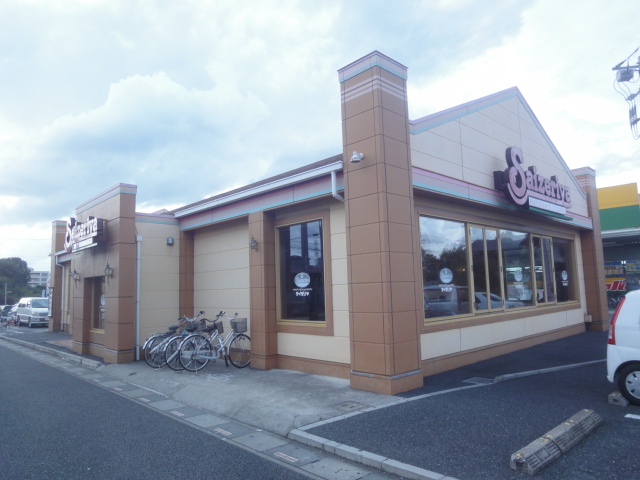 ポトス101号室 サイゼリヤ西新井宿店まで400ｍ
