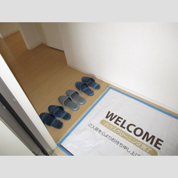 リビングタウン南花島　B201号室 玄関