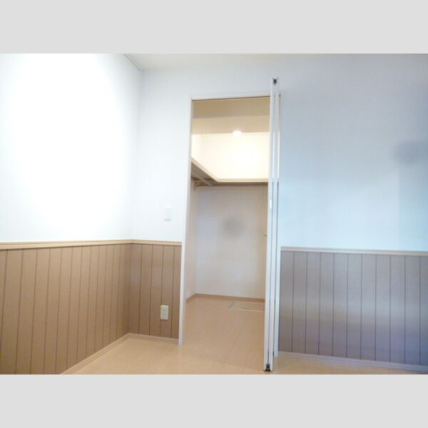 ロイヤルパレス市川101号室 ウォークインクローゼット仕様