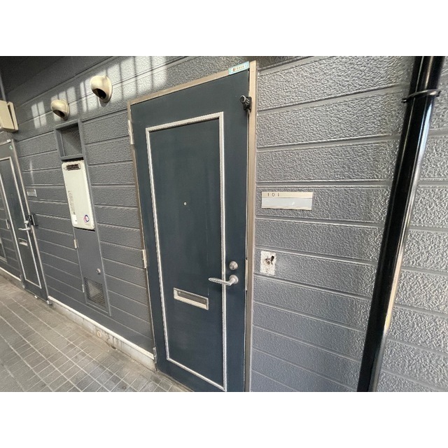 デイジー101号室 玄関