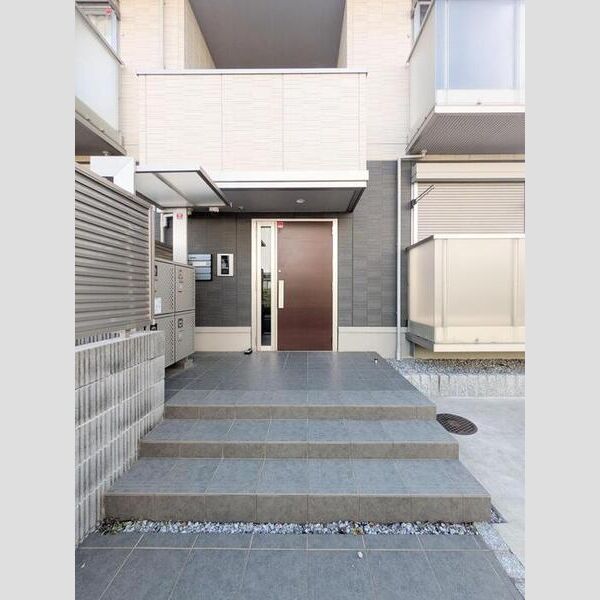 サンライズ 出入口