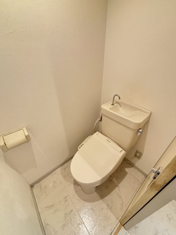 スカイホーム本郷0403号室 トイレ