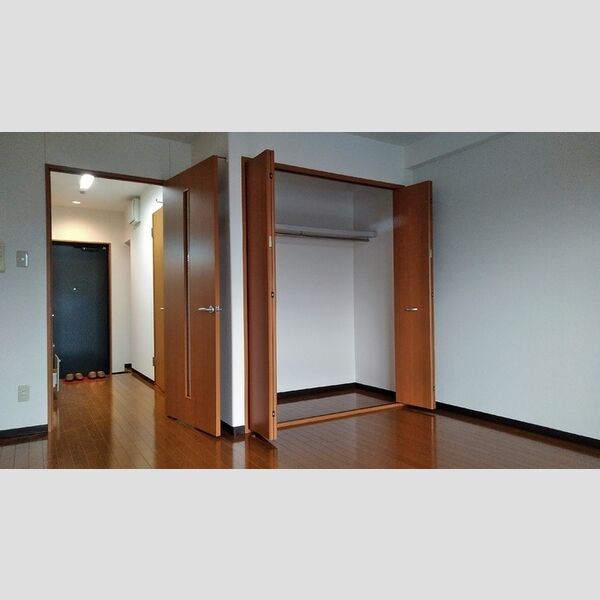 さがみ野セントラルビル　Ⅱ304号室 ■収納にはパイプがついています■